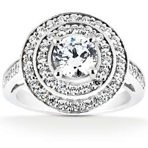 Goldara, 18k halo engagement ring