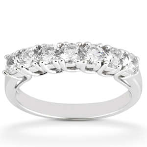 Goldara, 18k prong setting wedding band