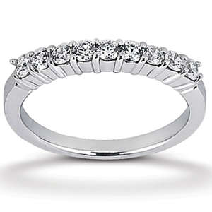 Goldara, 18k prong setting wedding band