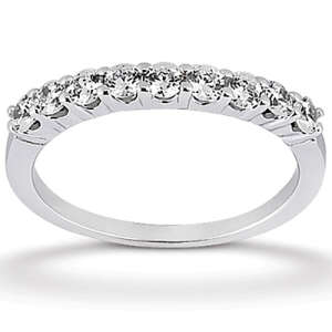 Goldara, 18k prong setting wedding band