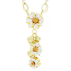 Goldara, 18K Daisy Charm Necklace