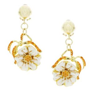 Goldara, 18K Daisy Drop Earrings